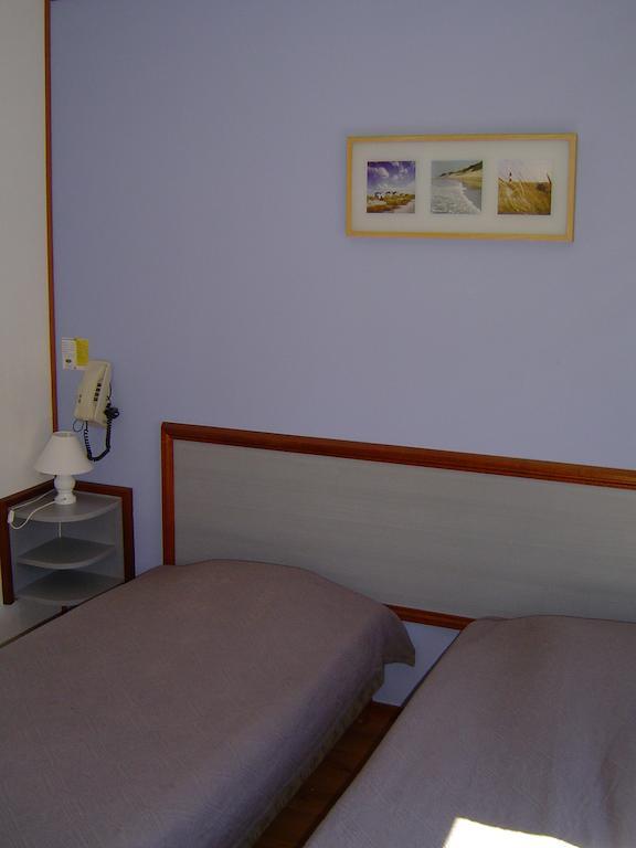 Le Magiot Hotell Montliot-et-Courcelles Rum bild