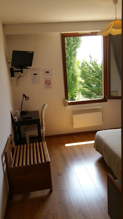 Le Magiot Hotell Montliot-et-Courcelles Rum bild
