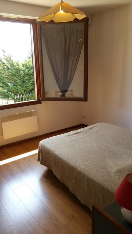 Le Magiot Hotell Montliot-et-Courcelles Rum bild