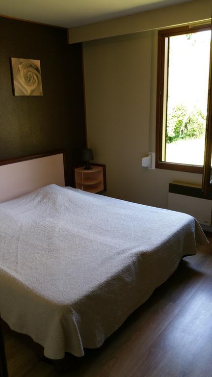 Le Magiot Hotell Montliot-et-Courcelles Rum bild