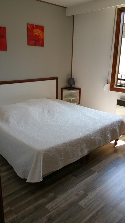 Le Magiot Hotell Montliot-et-Courcelles Rum bild