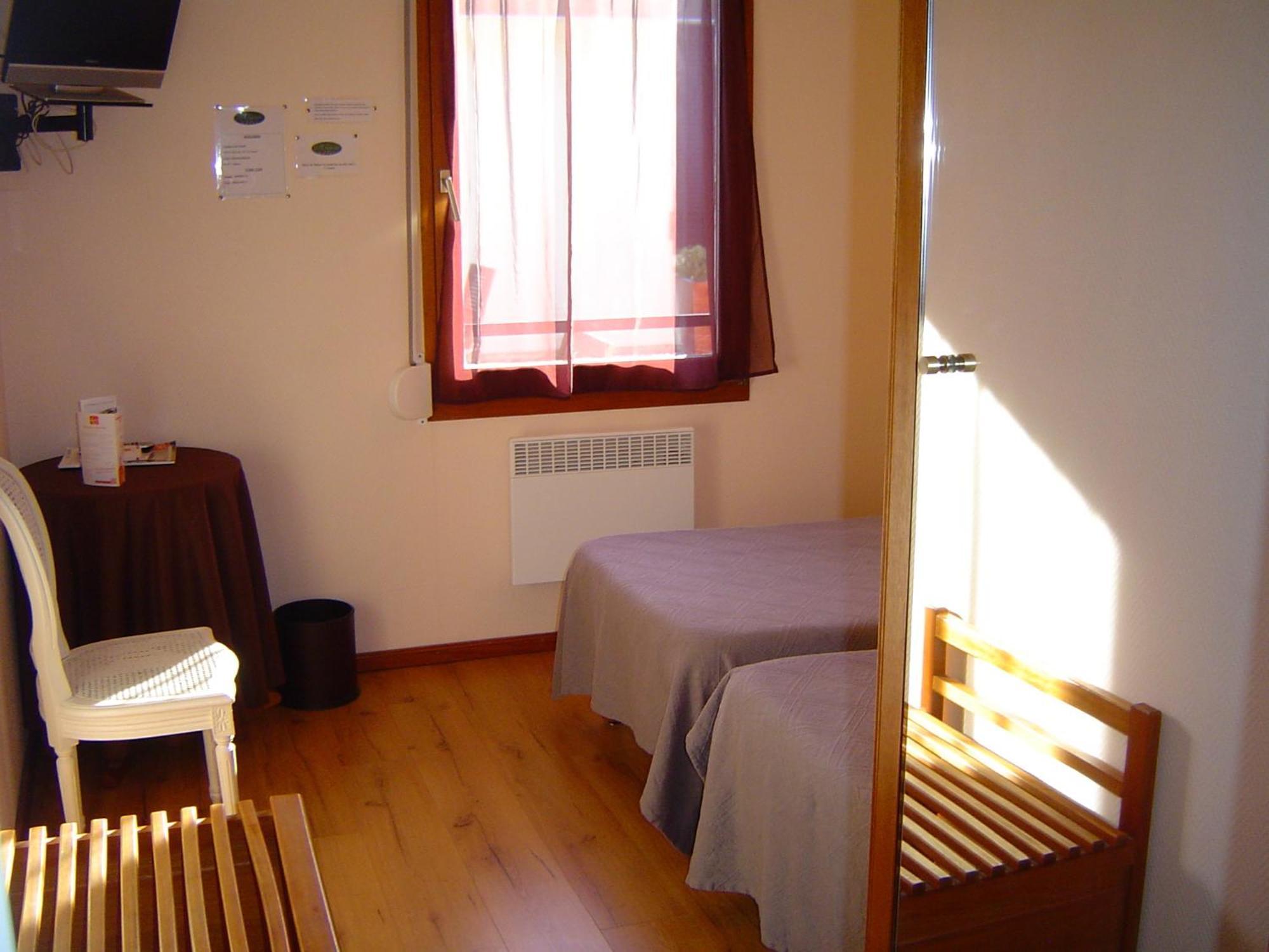 Le Magiot Hotell Montliot-et-Courcelles Rum bild