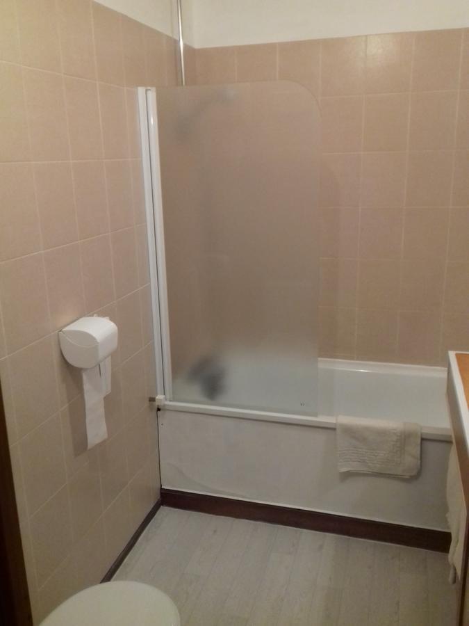 Le Magiot Hotell Montliot-et-Courcelles Exteriör bild